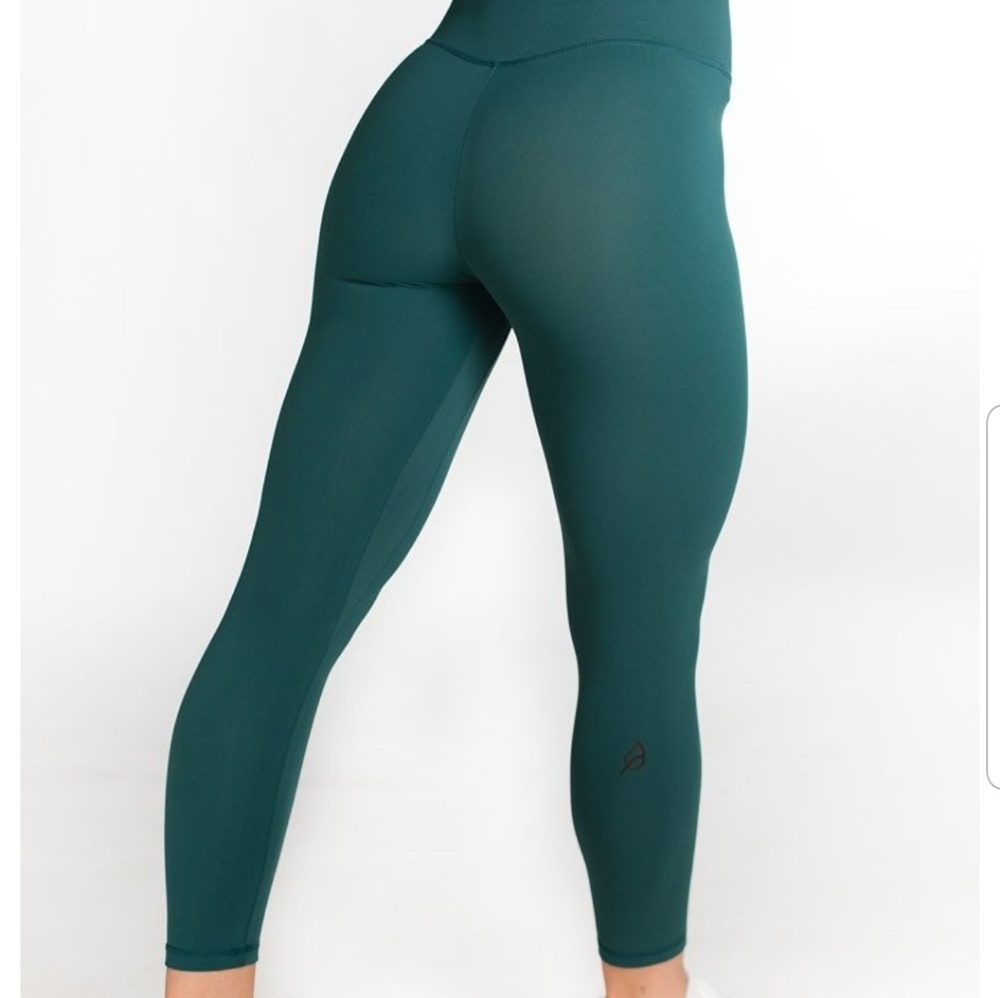 ISO Mayra Plush Emerald Green MEDIUM